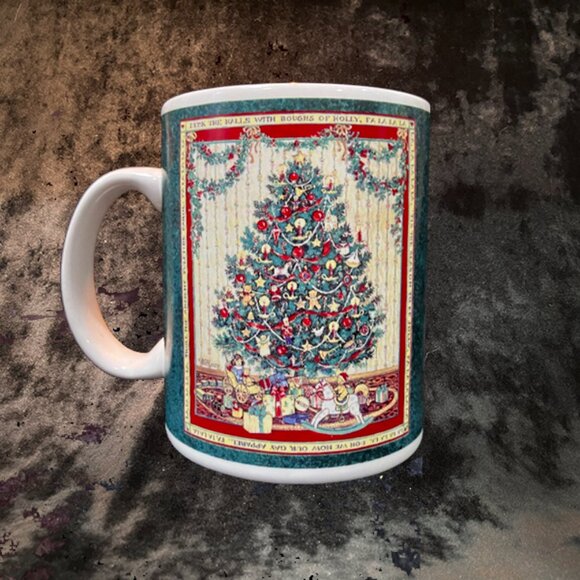 Betty Whiteaker Collectible Holiday Mug set - Picture 3 of 8